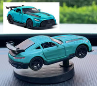 🚗 Obracające się autko na deskę rozdzielczą – efekt driftu w Twoim aucie!