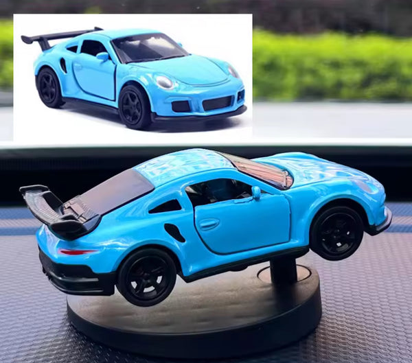 🚗 Obracające się autko na deskę rozdzielczą – efekt driftu w Twoim aucie!